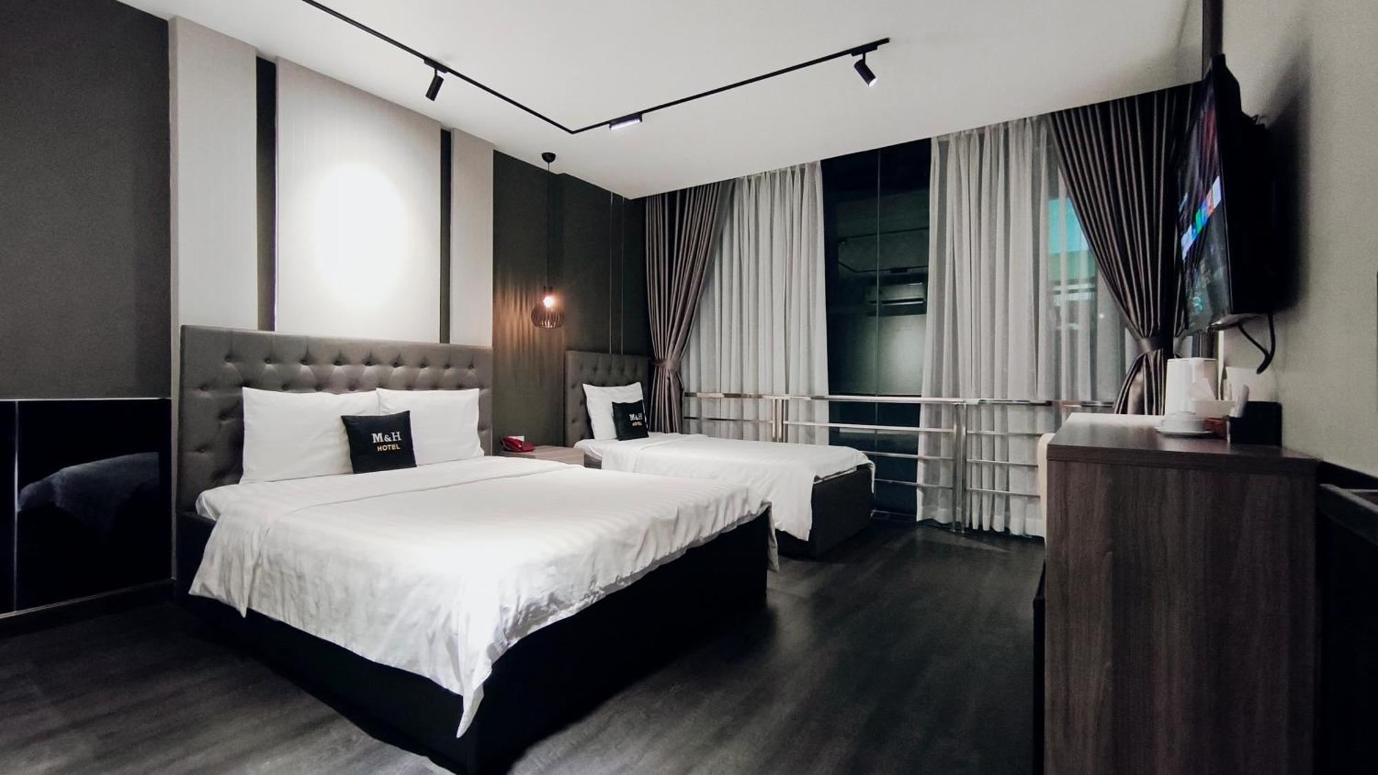 Suite Gia Đình